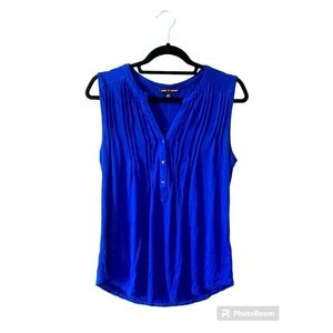 Cable & Gauge top shirt blouse sleeveless v neck Sz M.      B-14